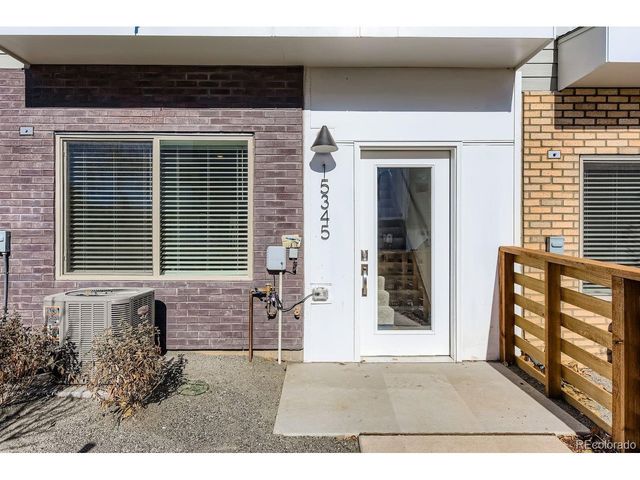 15172 W 69th Pl, Arvada, CO 80007