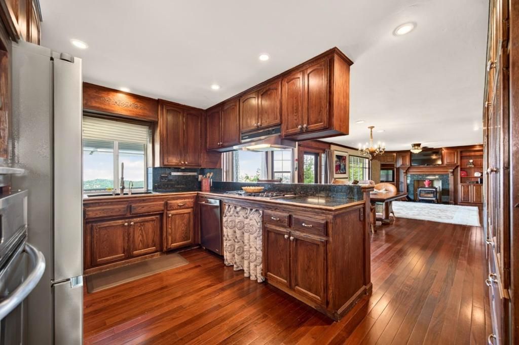 Image 14 of property listing at 13331 Valley Vista Court, Pine Grove, CA 95665