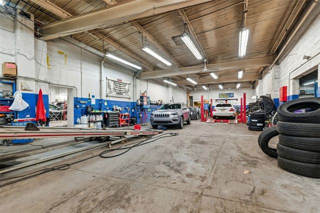 4225 Main St, Bloomfield, PA 15224