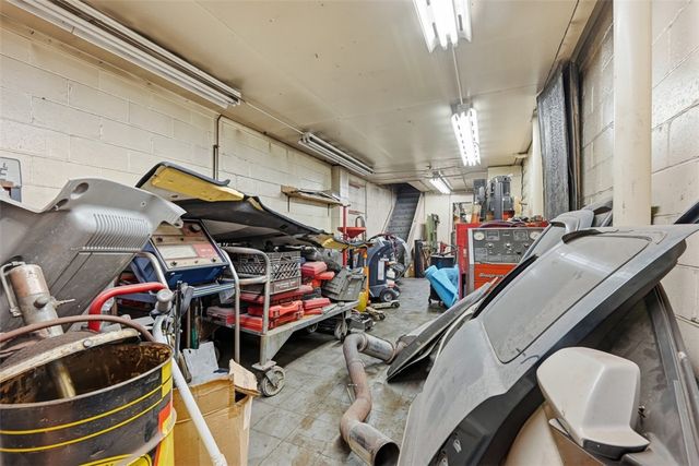 4225 Main St, Bloomfield, PA 15224