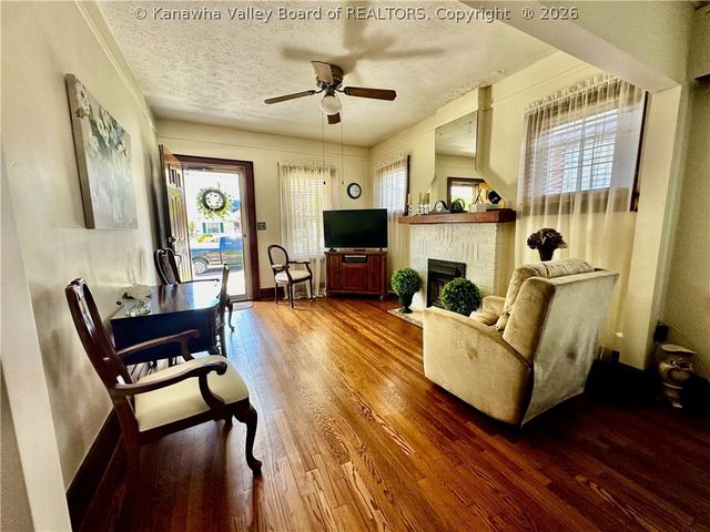 331 17th Street, Dunbar, WV 25064