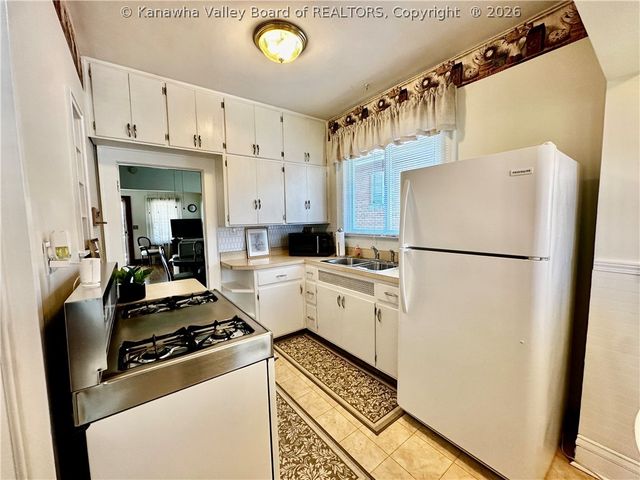 331 17th Street, Dunbar, WV 25064