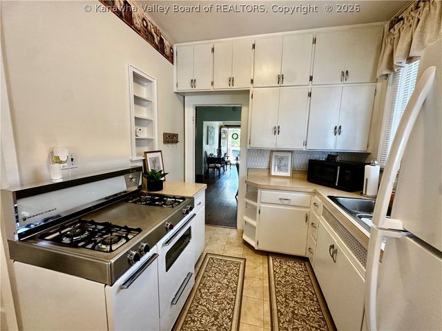 331 17th Street, Dunbar, WV 25064
