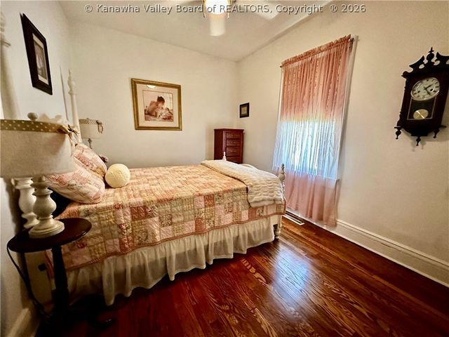 331 17th Street, Dunbar, WV 25064