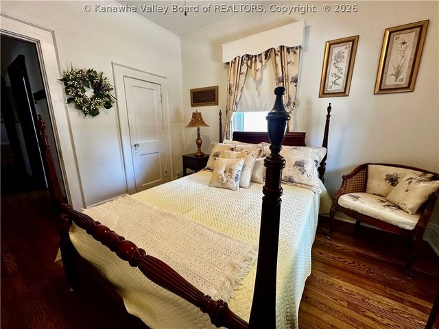 331 17th Street, Dunbar, WV 25064