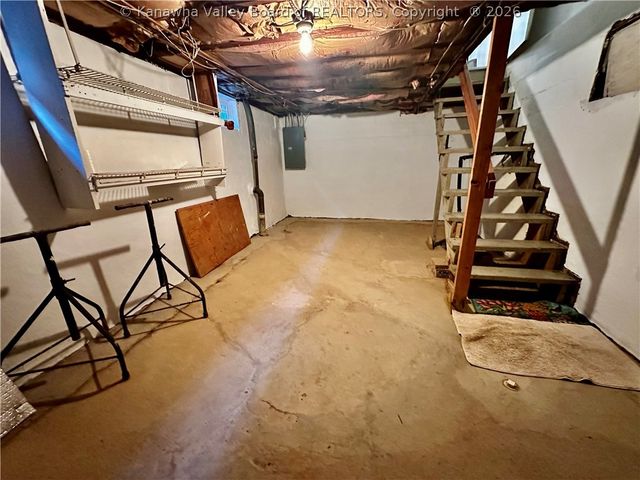 331 17th Street, Dunbar, WV 25064