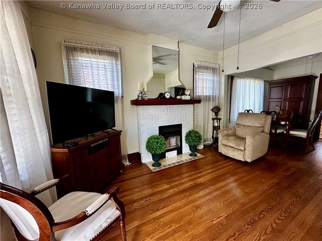 331 17th Street, Dunbar, WV 25064