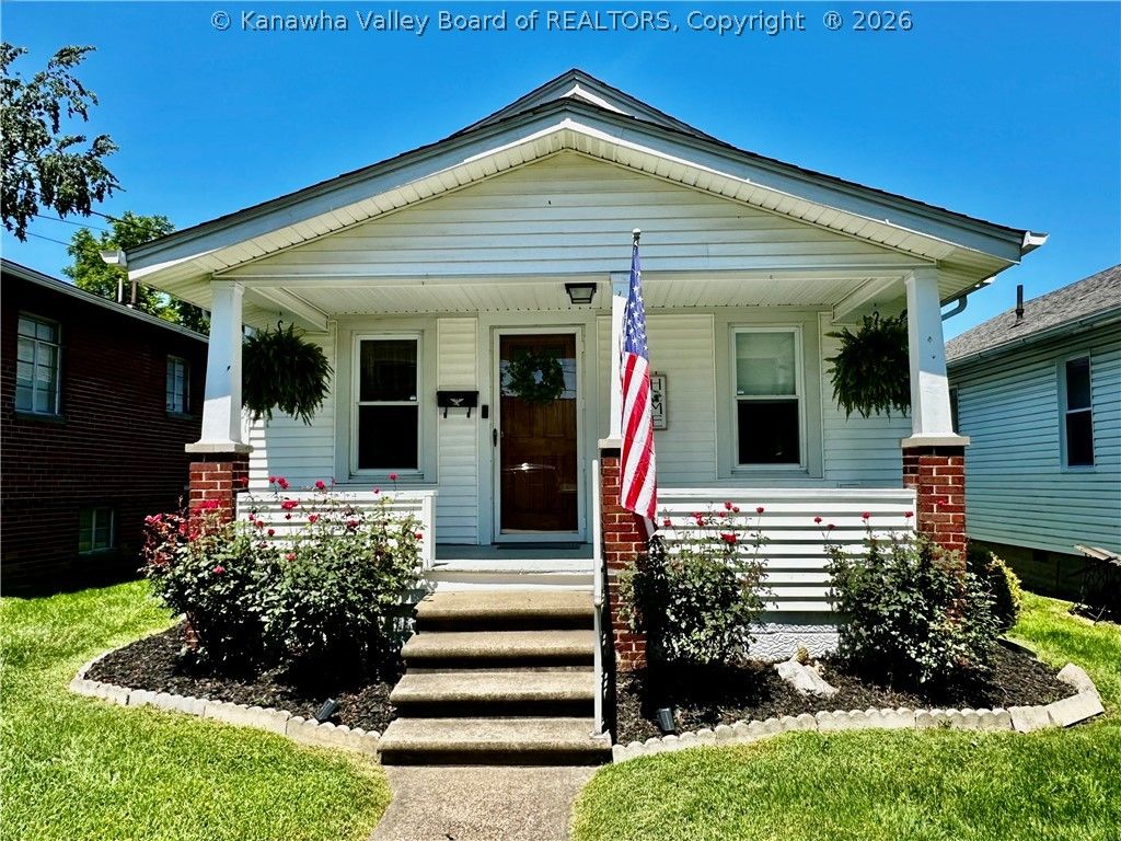 331 17th Street, Dunbar, WV 25064