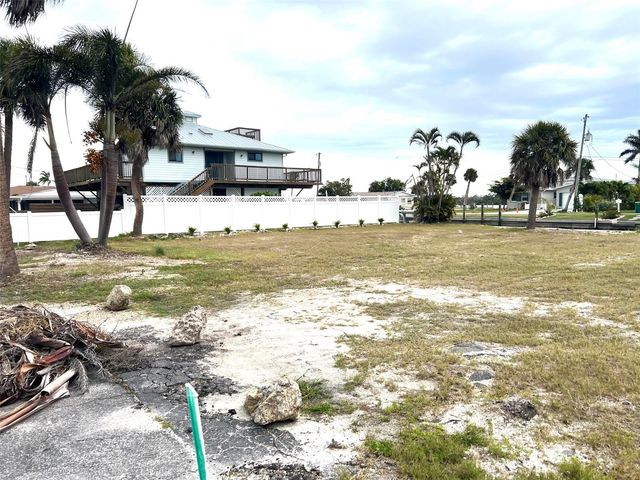 1285 HOLIDAY DRIVE, Englewood, FL 34223