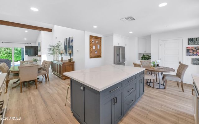 8620 E VIA DEL PALACIO Street, Scottsdale, AZ 85258