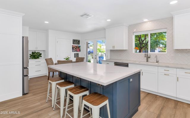 8620 E VIA DEL PALACIO Street, Scottsdale, AZ 85258