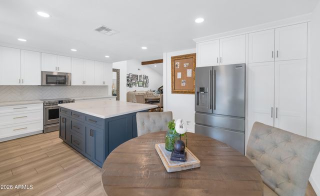 8620 E VIA DEL PALACIO Street, Scottsdale, AZ 85258