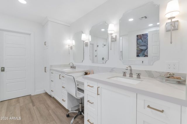 8620 E VIA DEL PALACIO Street, Scottsdale, AZ 85258