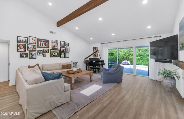 8620 E VIA DEL PALACIO Street, Scottsdale, AZ 85258