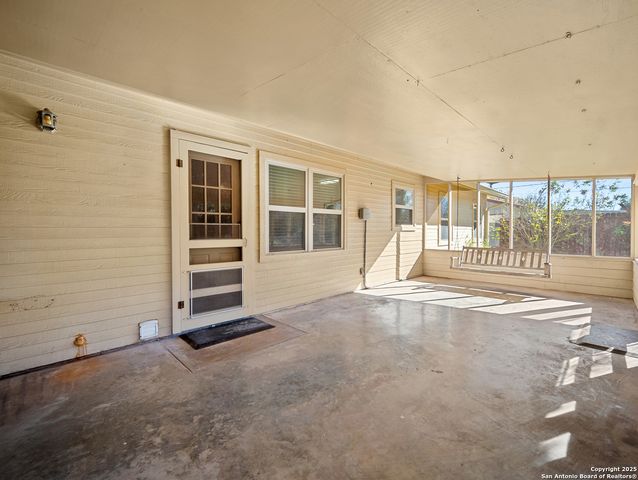 612 Bluebonnet St, Fredericksburg, TX 78624