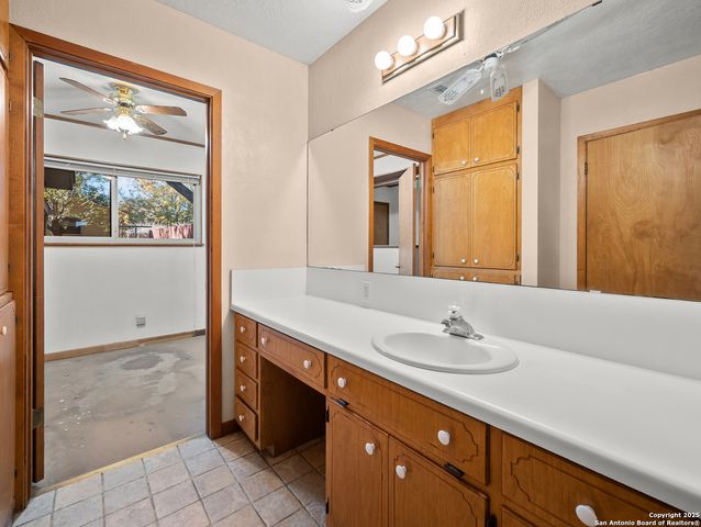 612 Bluebonnet St, Fredericksburg, TX 78624