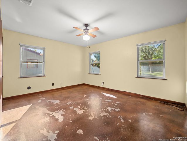 612 Bluebonnet St, Fredericksburg, TX 78624