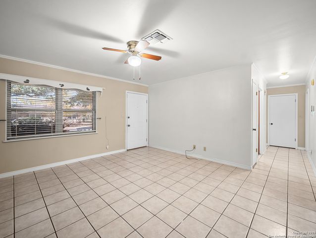 612 Bluebonnet St, Fredericksburg, TX 78624