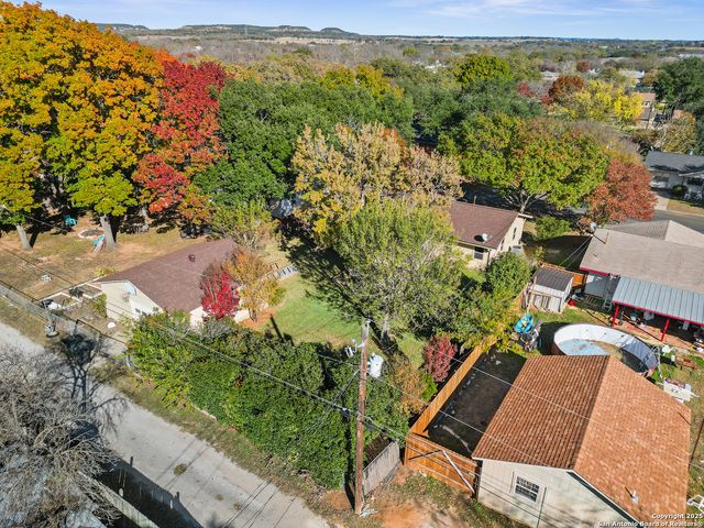 612 Bluebonnet St, Fredericksburg, TX 78624