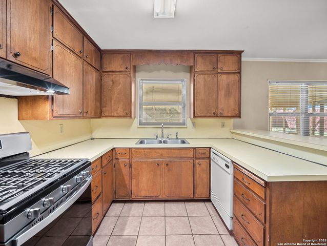 612 Bluebonnet St, Fredericksburg, TX 78624