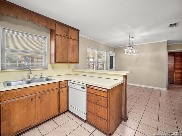 612 Bluebonnet St, Fredericksburg, TX 78624