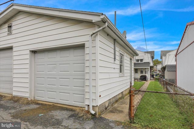2406 NOBLE ST, Reading, PA 19609