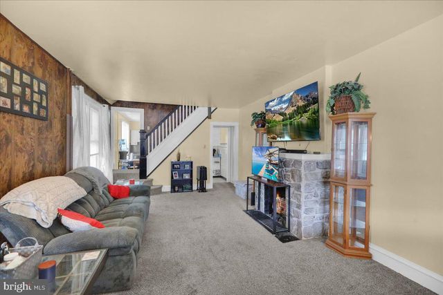 2406 NOBLE ST, Reading, PA 19609