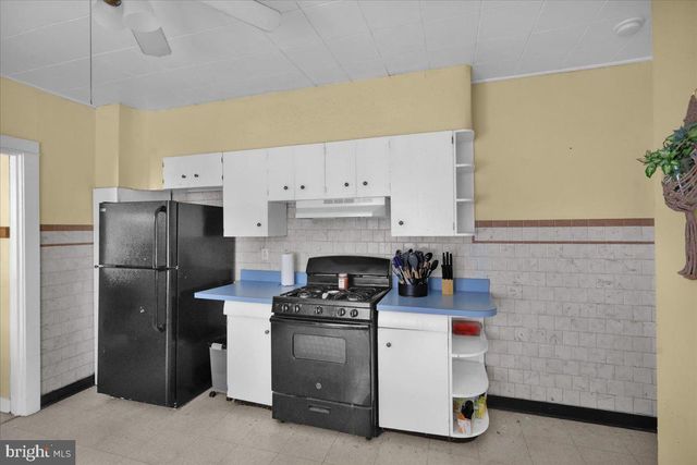 2406 NOBLE ST, Reading, PA 19609