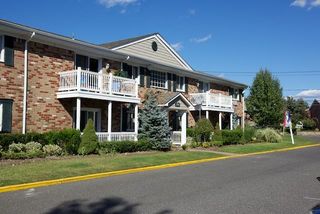 222 Lakeland Avenue I4, Sayville, NY 11782