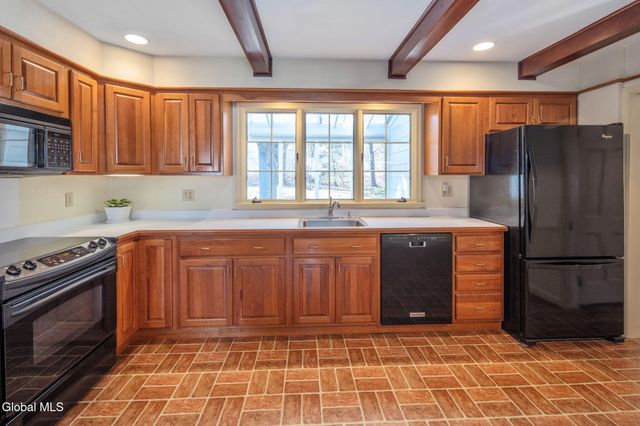 1139 Fernwood Drive, Niskayuna, NY 12309