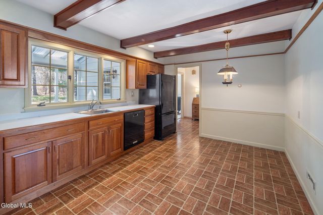 1139 Fernwood Drive, Niskayuna, NY 12309