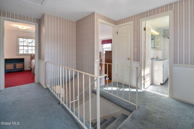 1139 Fernwood Drive, Niskayuna, NY 12309