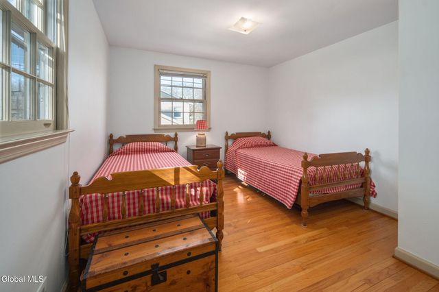 1139 Fernwood Drive, Niskayuna, NY 12309