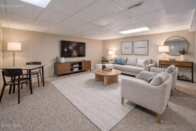 1139 Fernwood Drive, Niskayuna, NY 12309