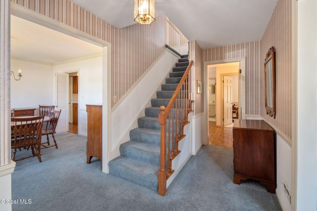 1139 Fernwood Drive, Niskayuna, NY 12309