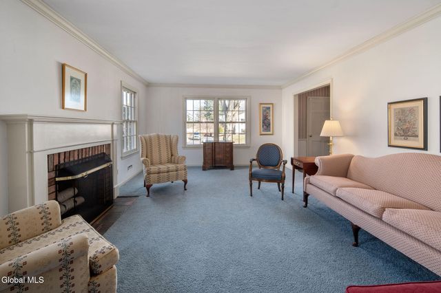 1139 Fernwood Drive, Niskayuna, NY 12309