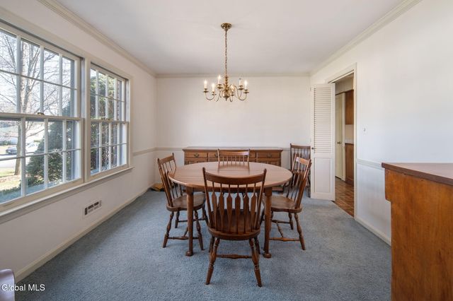 1139 Fernwood Drive, Niskayuna, NY 12309