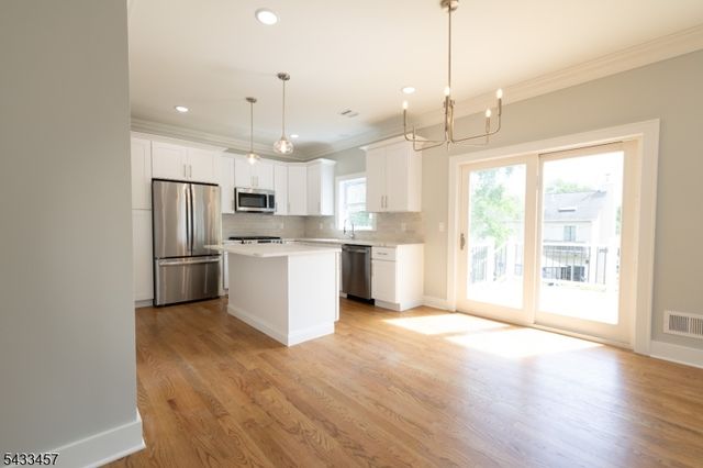 54 Navajo Ave, Parsippany-troy Hills Twp., NJ 07034