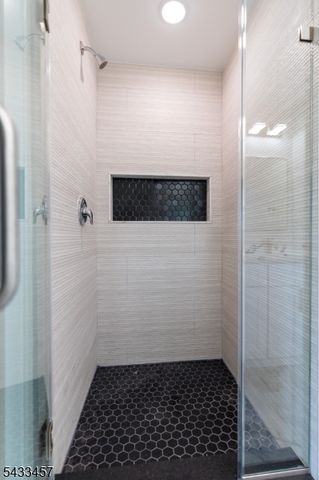 54 Navajo Ave, Parsippany-troy Hills Twp., NJ 07034