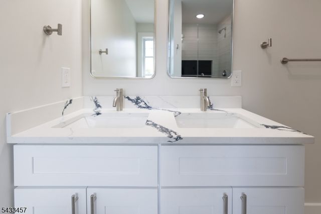 54 Navajo Ave, Parsippany-troy Hills Twp., NJ 07034