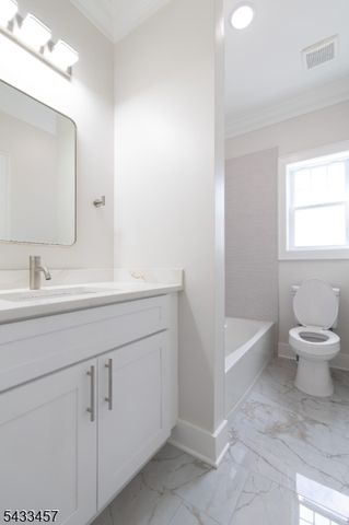 54 Navajo Ave, Parsippany-troy Hills Twp., NJ 07034