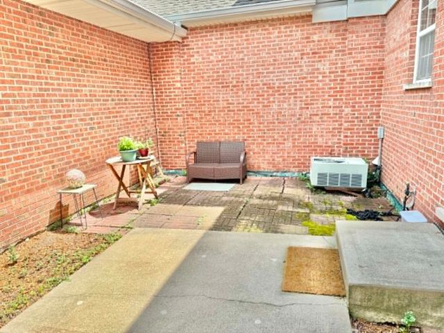 18614 W Point Drive, Tinley Park, IL 60477