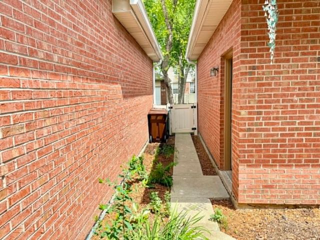 18614 W Point Drive, Tinley Park, IL 60477
