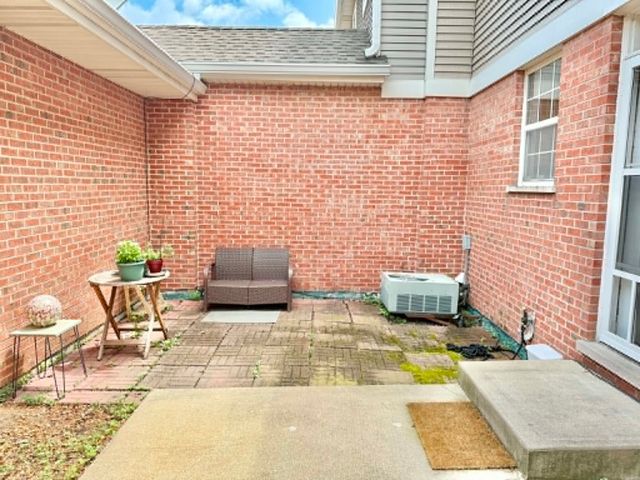 18614 W Point Drive, Tinley Park, IL 60477