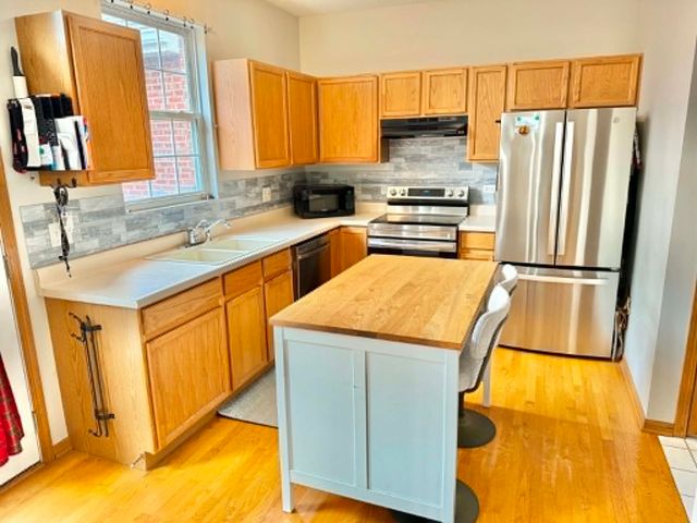 18614 W Point Drive, Tinley Park, IL 60477