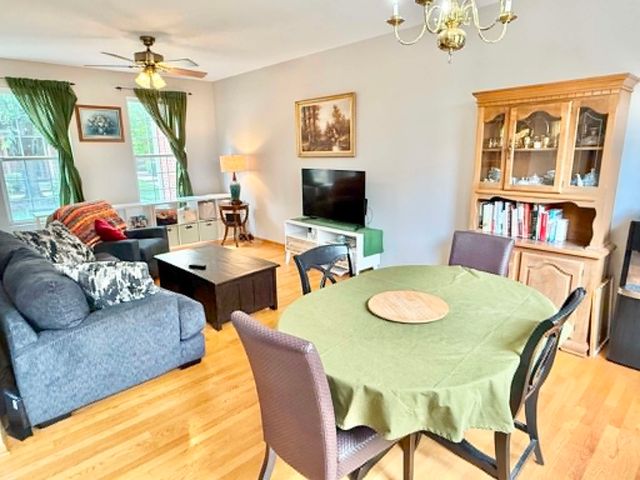 18614 W Point Drive, Tinley Park, IL 60477