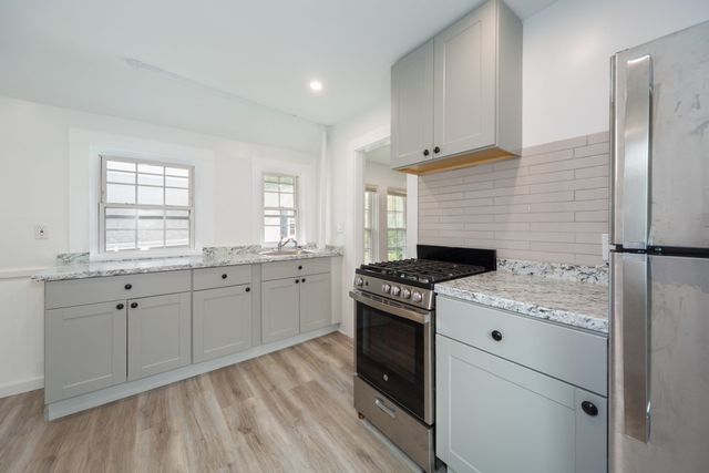 34 Walnut St. 4, Natick, MA 01760