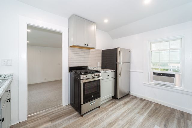 34 Walnut St. 4, Natick, MA 01760