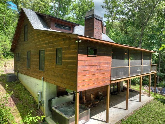 200 Forest View Lane, Mineral Bluff, GA 30559