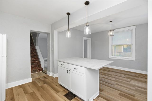 1320 Pioneer Ave, Brookline, PA 15226